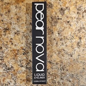 Pear nova Liquid Eyeliner - Black